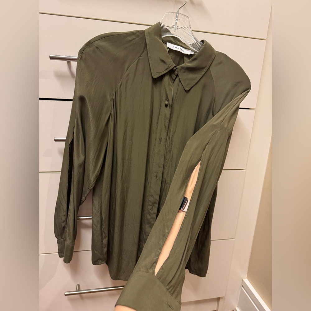 FRAME 100% silk blouse with bell sleeves with a slit, olive, size XS - Picture 6 of 17